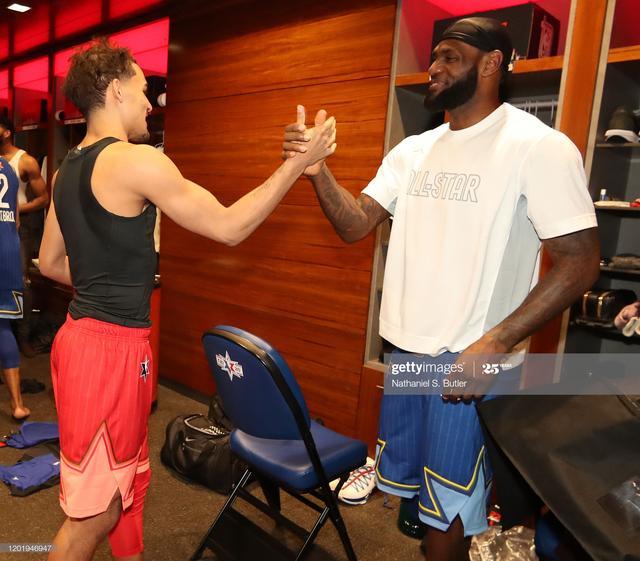 在高强度的 在高强度的