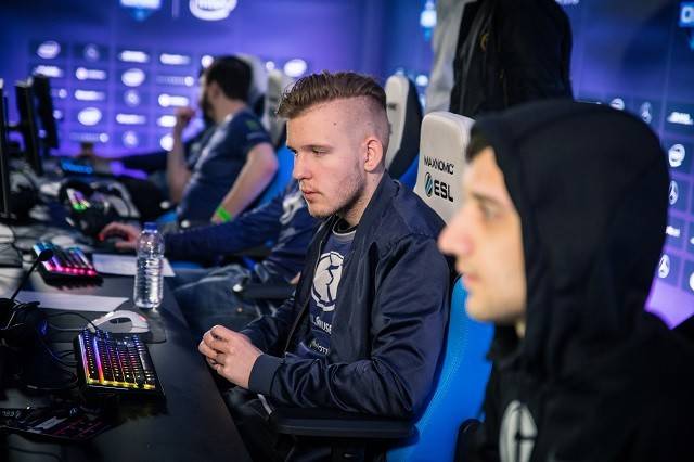 角色价值被 角色价值被